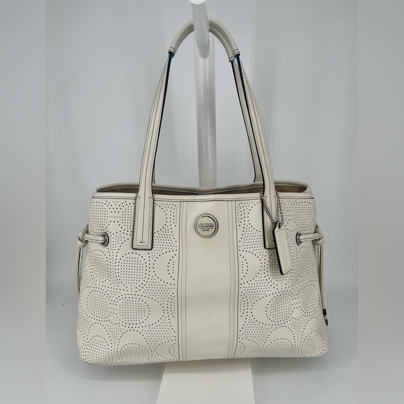 Coach style F21938 - Picture 1 of 10